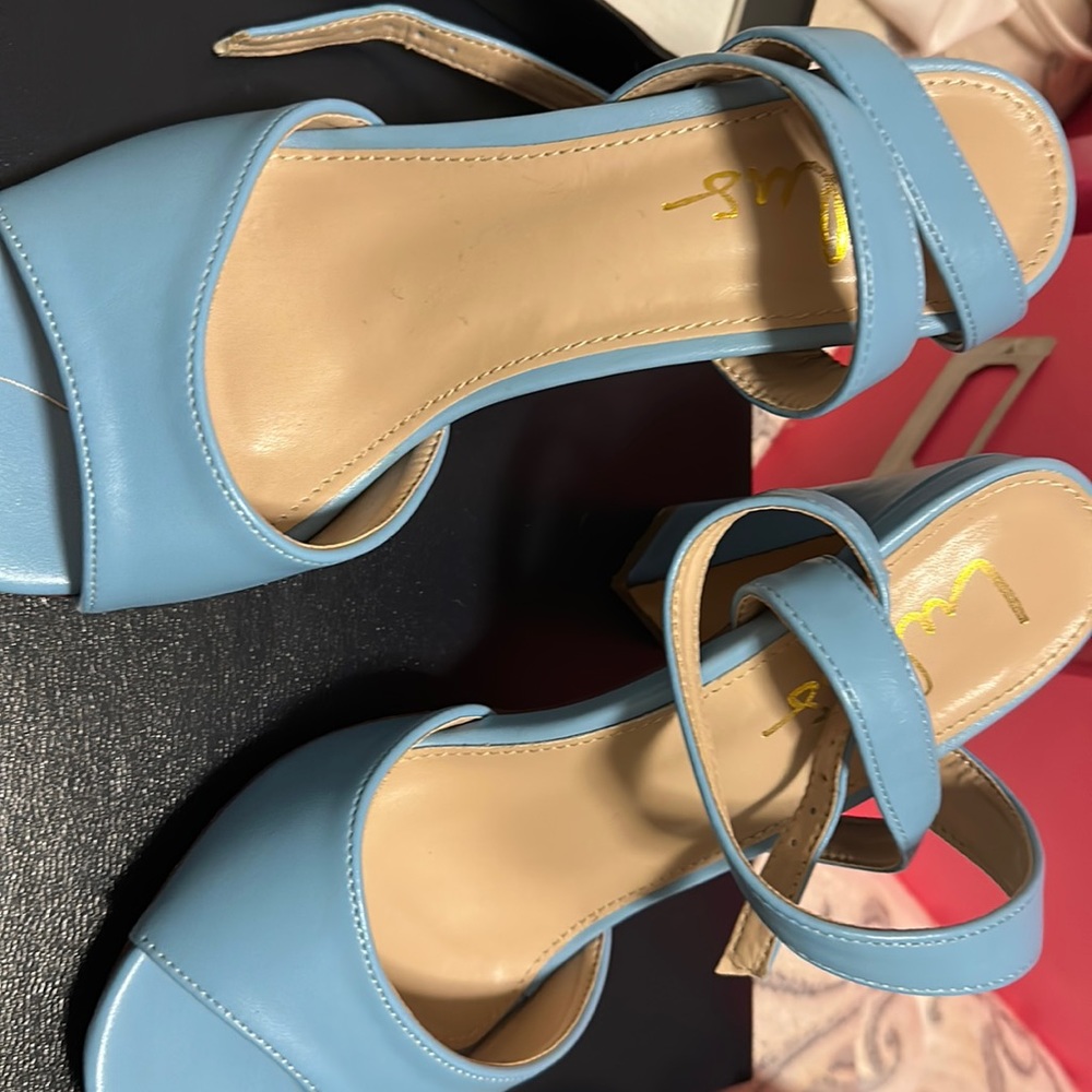 Blue Lulu heels, sz 7.5 only worn twice, not perfect see pics